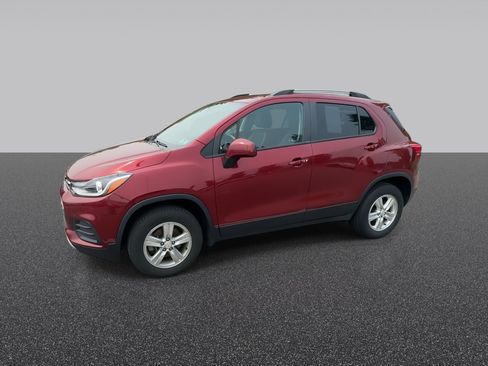 Used 2022 Chevrolet Trax LT w/ LT Convenience Package AWD/4WD image 5