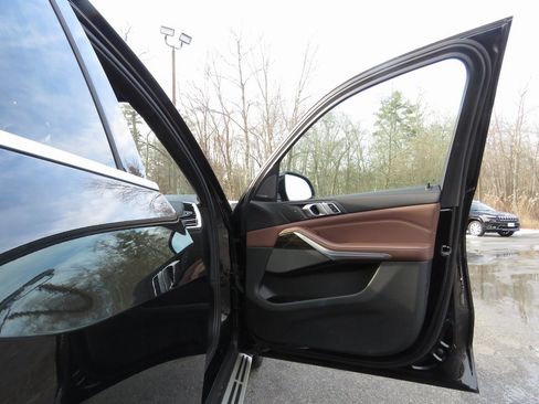 Used 2020 BMW X5 xDrive50i image 12