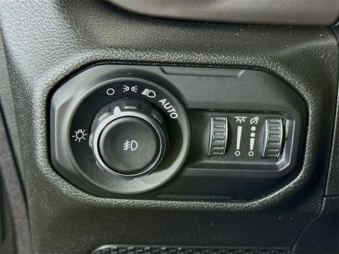 Used 2020 Jeep Wrangler Unlimited Willys image 19