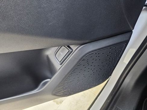 New 2026 Chevrolet Equinox LT w/ Convenience Package II FWD image 29