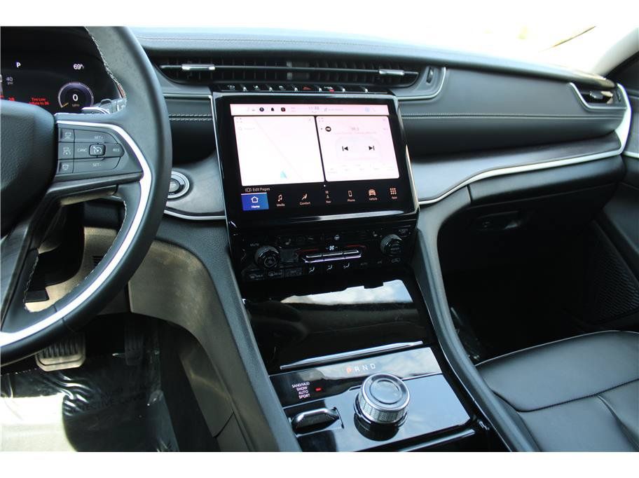 Used 2023 Jeep Grand Cherokee L Limited w/ Trailer Tow Group (B) AWD/4WD image 22