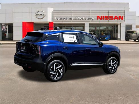 New 2026 Nissan Kicks SV w/ Charging Package FWD image 3