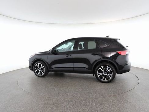 Used 2022 Ford Escape SE w/ SE Sport Appearance Package image 8