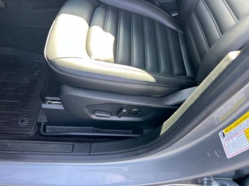 Used 2021 Ford Edge SEL w/ Convenience Package image 7