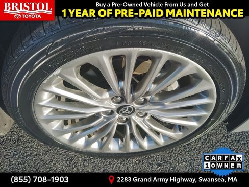 Used 2021 Toyota Avalon Limited image 10