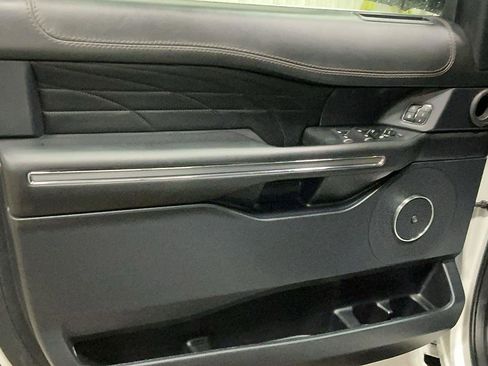 Certified 2021 Ford Expedition Platinum image 16
