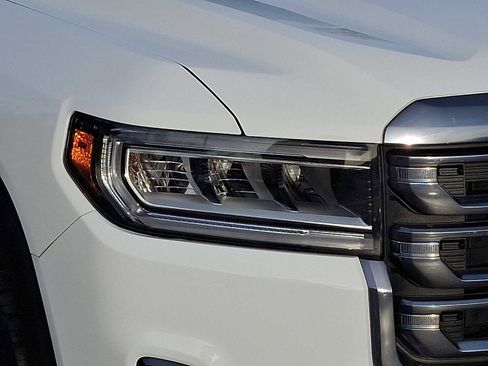 Used 2023 GMC Acadia AT4 w/ Technology Package image 9