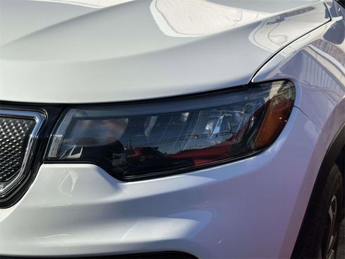 Used 2022 Jeep Compass Limited image 8