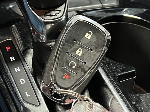 Used 2025 Chevrolet Trax LT image 34