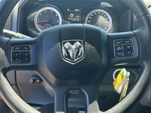 Used 2014 RAM 1500 Express RWD image 19