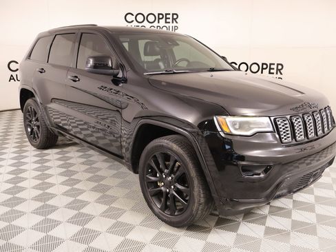 Used 2020 Jeep Grand Cherokee Altitude AWD/4WD image 1
