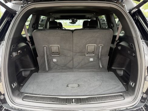 Used 2023 Jeep Grand Cherokee L Laredo image 31