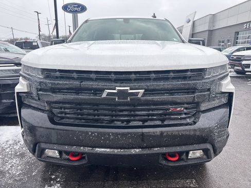 Used 2021 Chevrolet Silverado 1500 LT Trail Boss w/ Convenience Package II image 2
