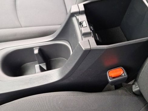 Used 2024 Toyota Corolla Cross LE image 19