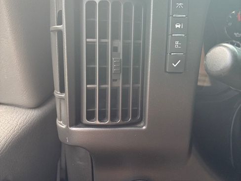 Used 2016 GMC Savana 3500 RWD image 31