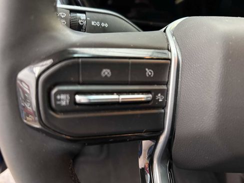 Used 2025 Chevrolet Colorado ZR2 w/ Midnight Edition AWD/4WD image 23