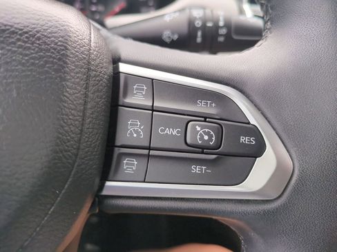 Used 2025 Jeep Compass Limited AWD/4WD image 21