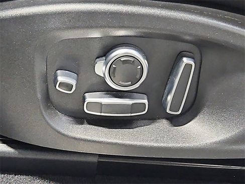 Used 2020 Jaguar F-PACE R-Sport image 24