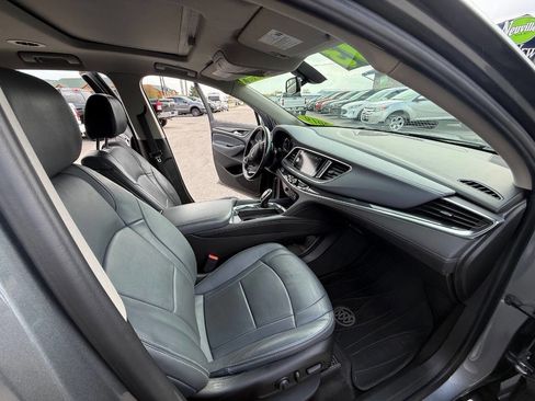 Used 2019 Buick Enclave Essence AWD/4WD image 11