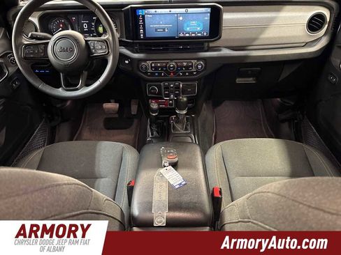 Used 2024 Jeep Wrangler Willys image 33