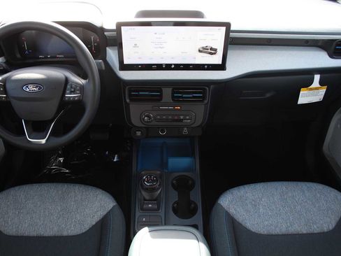 New 2025 Ford Maverick XLT image 25