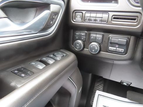 Used 2024 Chevrolet Tahoe Z71 w/ Z71 Off-Road Package AWD/4WD image 34