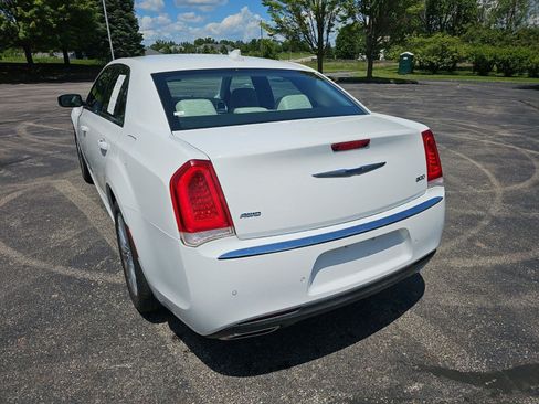 Used 2021 Chrysler 300 Touring L AWD/4WD image 3