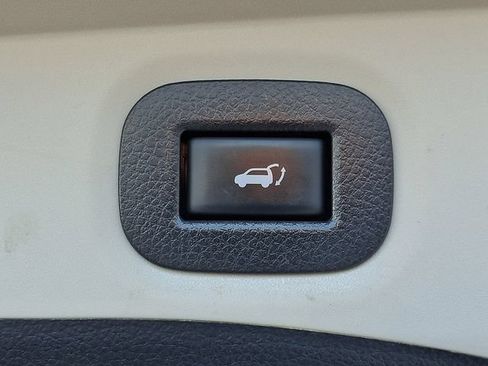 Used 2018 Nissan Rogue SV w/ Premium Package AWD/4WD image 30