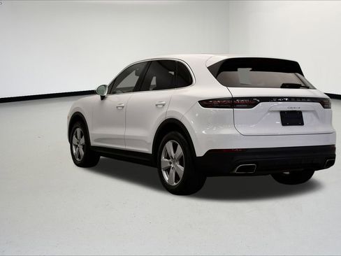 Used 2023 Porsche Cayenne image 3