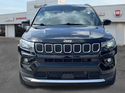 Used 2023 Jeep Compass Limited AWD/4WD image 2