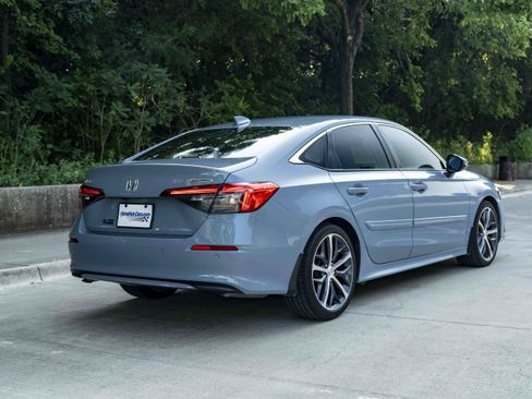 Used 2023 Honda Civic Touring image 9