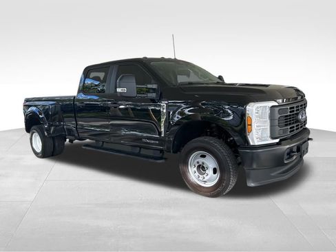 Used 2025 Ford F350 XL w/ XL Driver Assist Package image 2