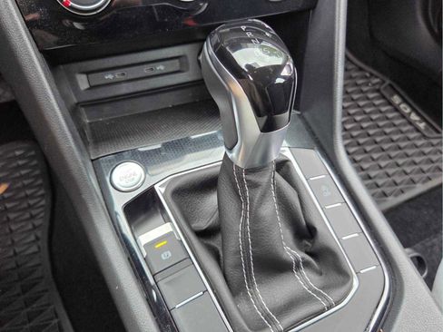 Used 2025 Volkswagen Taos S FWD image 40