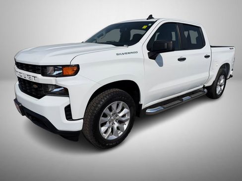 Used 2020 Chevrolet Silverado 1500 Custom w/ Custom Value Package AWD/4WD image 2