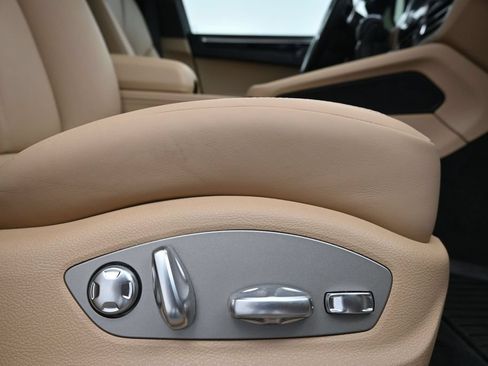 Used 2026 Porsche Macan AWD/4WD image 15