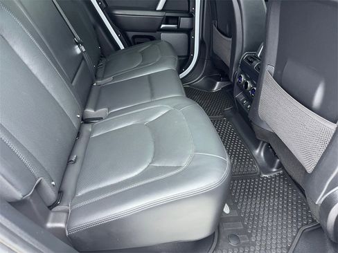 Used 2023 Land Rover Defender 110 V8 image 46