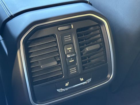 Certified 2026 Porsche Macan AWD/4WD image 15
