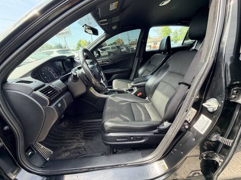 Used 2017 Honda Accord Sport image 26