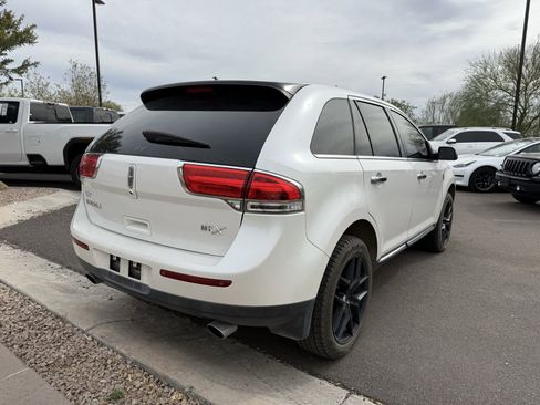 Used 2014 Lincoln MKX FWD image 3