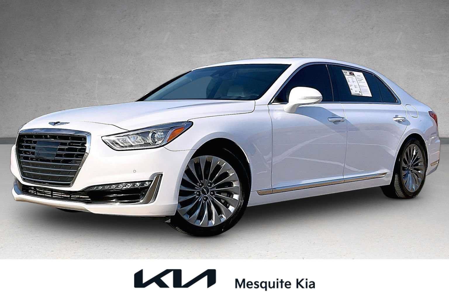 Used 2018 Genesis G90 3.3T Premium RWD image 1
