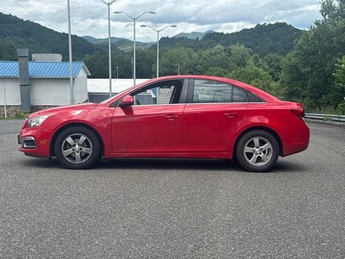 Used 2016 Chevrolet Cruze LT w/ Sun And Sound Package FWD image 4