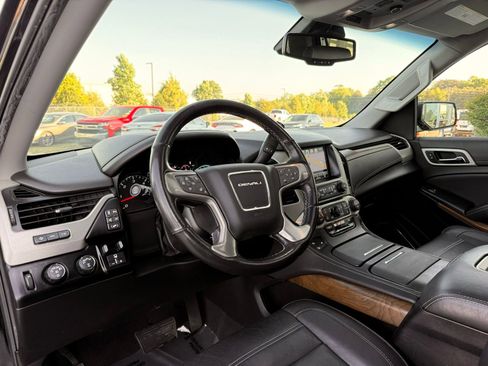 Used 2020 GMC Yukon Denali w/ Denali Ultimate Package image 18