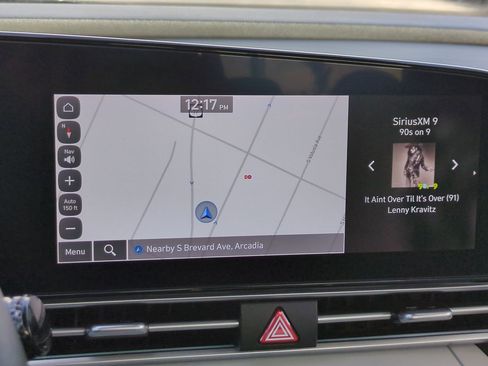 Used 2024 Hyundai Elantra Limited image 20