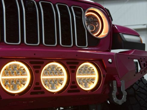 Used 2024 Jeep Wrangler Sahara w/ Technology Group image 15