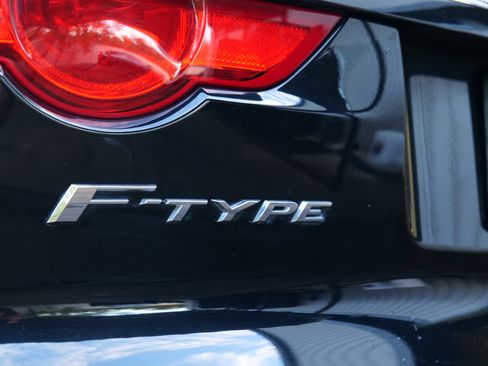 Used 2017 Jaguar F-TYPE Convertible image 59