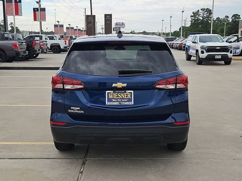 Used 2022 Chevrolet Equinox LS w/ LS Convenience Package image 6