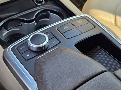 Used 2014 Mercedes-Benz GL 450 4MATIC image 30