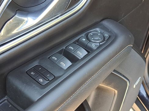 Used 2021 GMC Yukon SLT w/ SLT Premium Package image 22