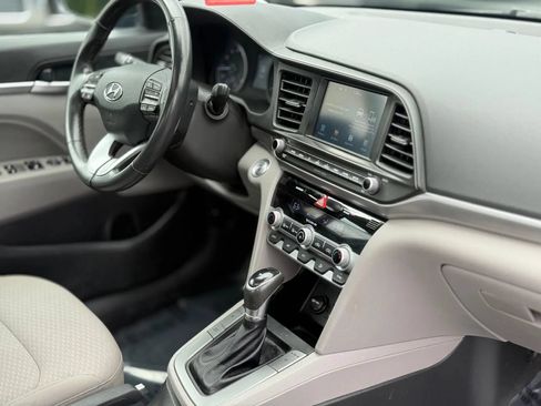 Used 2020 Hyundai Elantra Value Edition FWD image 14