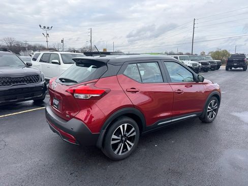 Used 2020 Nissan Kicks SR w/ SR Premium Package image 3